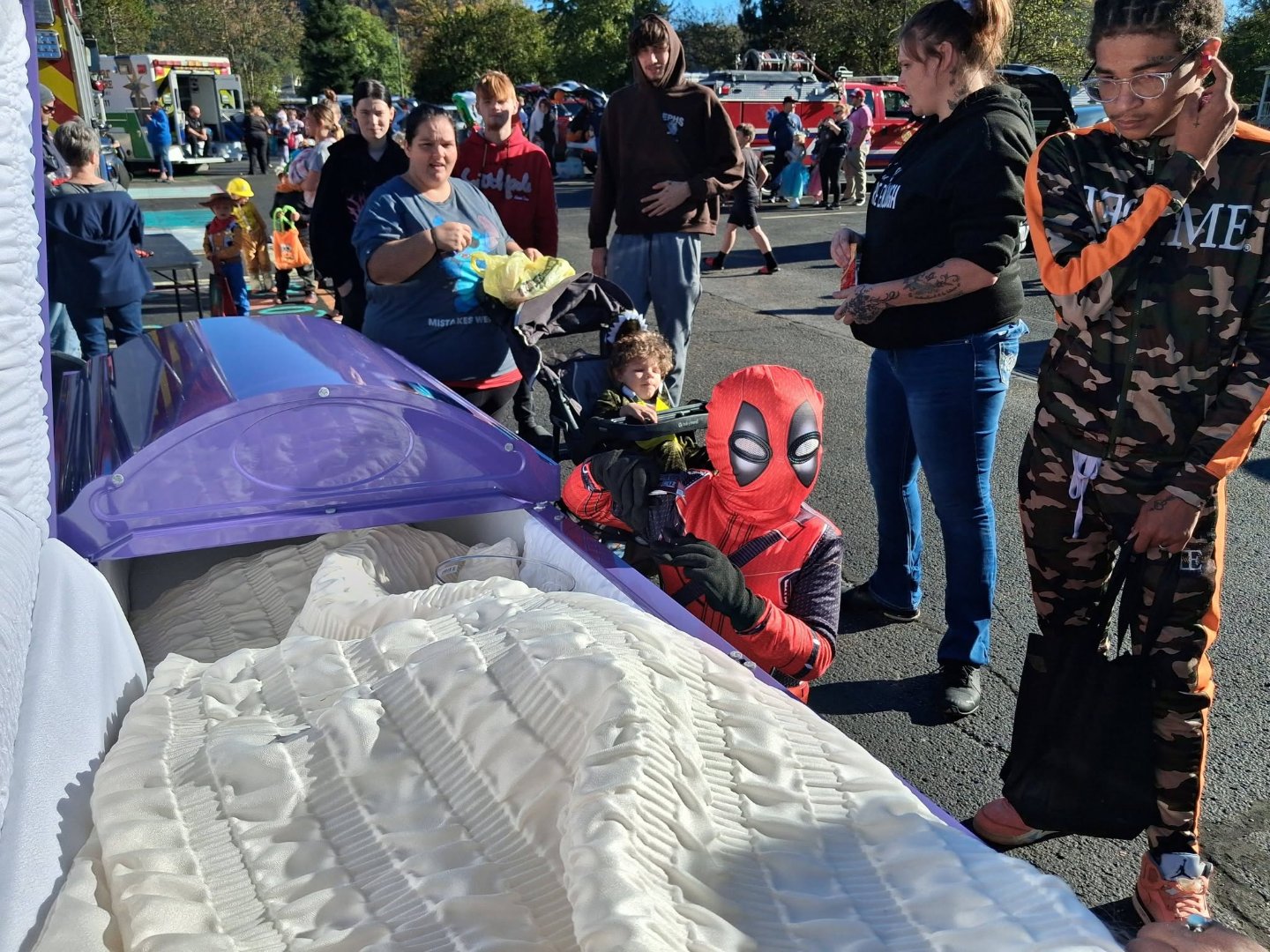 Eyes on Wellsville hosts community Trunk-or-Treat 1 of 28
